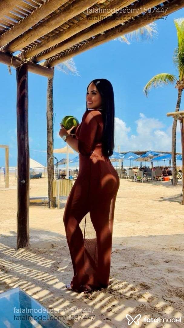 Acompanhante mulher morena (o) de olhos castanhos - Sophia Cavalcanti