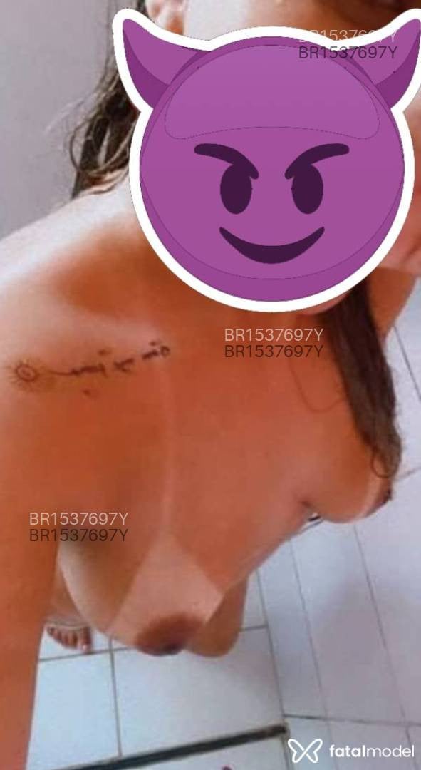 Acompanhante mulher com cabelo castanho de olhos castanhos em Ariquemes - Larissa