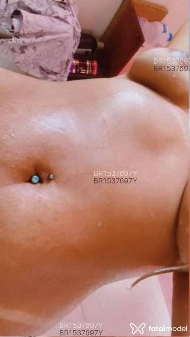 Acompanhante mulher com cabelo castanho de olhos castanhos em Ariquemes - Larissa