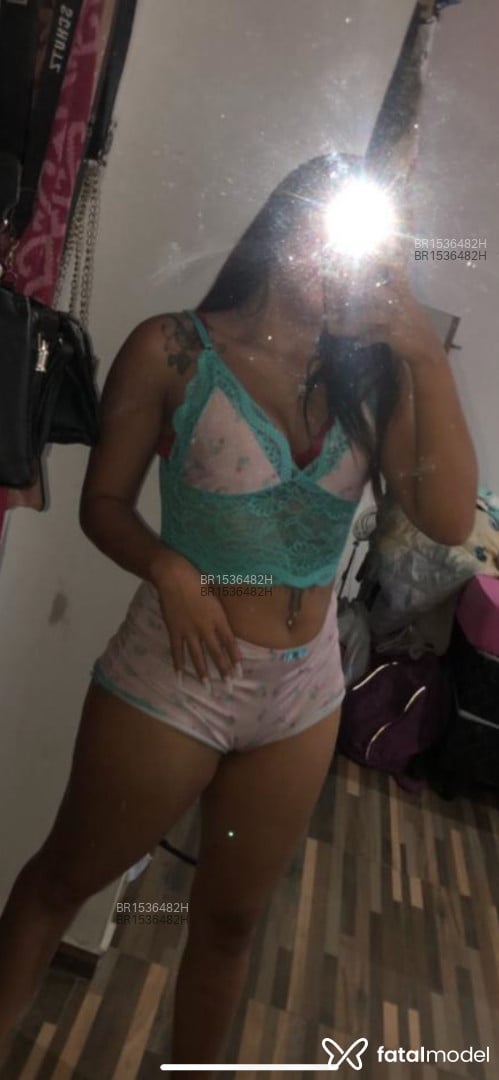 Acompanhante mulher ruiva (o) de olhos castanhos em Uberlândia Acompanhante mulher ruiva (o) de olhos castanhos em Uberlândia - Priscila