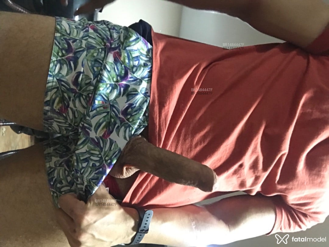Acompanhante homem com cabelo castanho de olhos castanhos em Uberlândia - Henrique