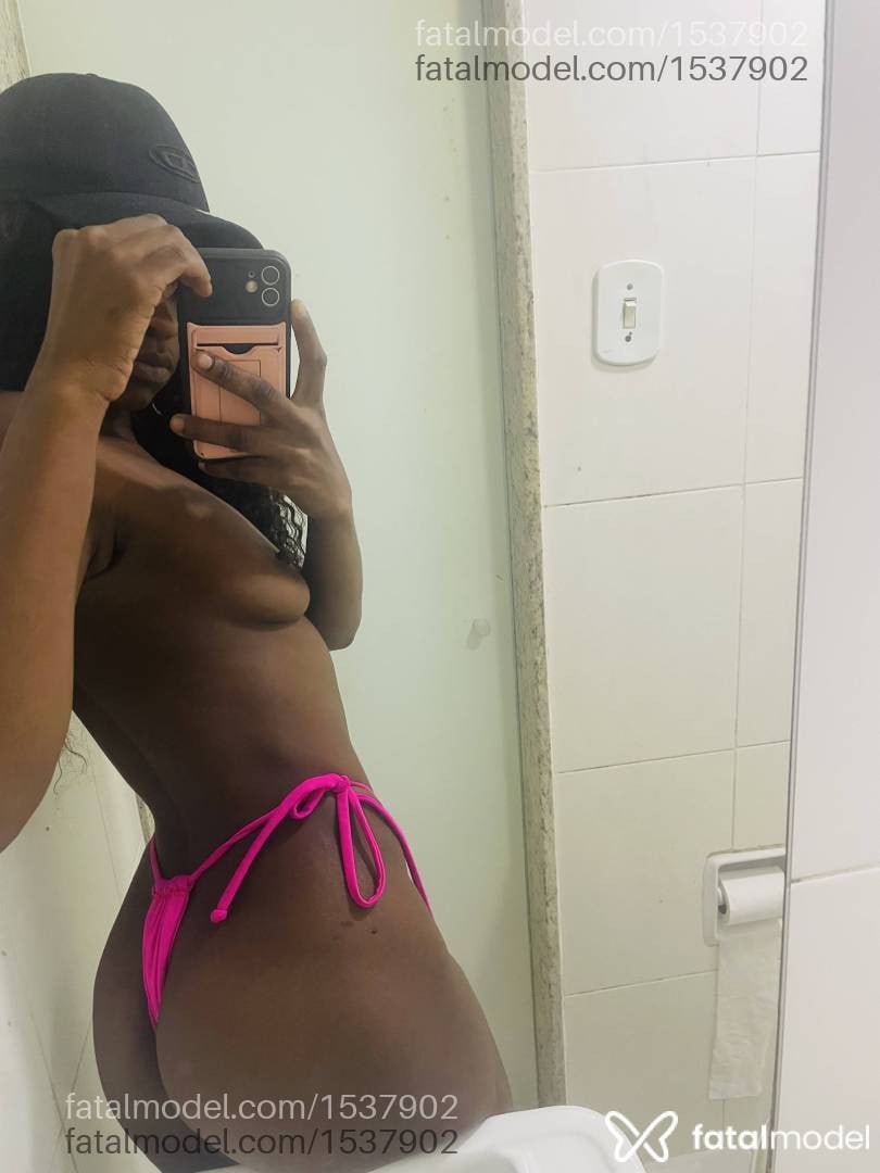 Acompanhante mulher morena (o) de olhos castanhos - Taina