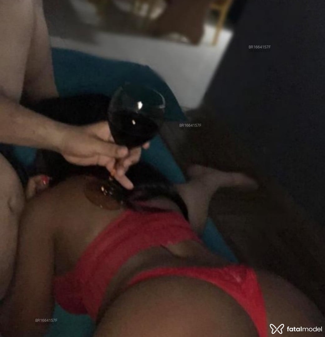 Acompanhante mulher morena (o) de olhos pretos em Balneário Camboriú - Crys