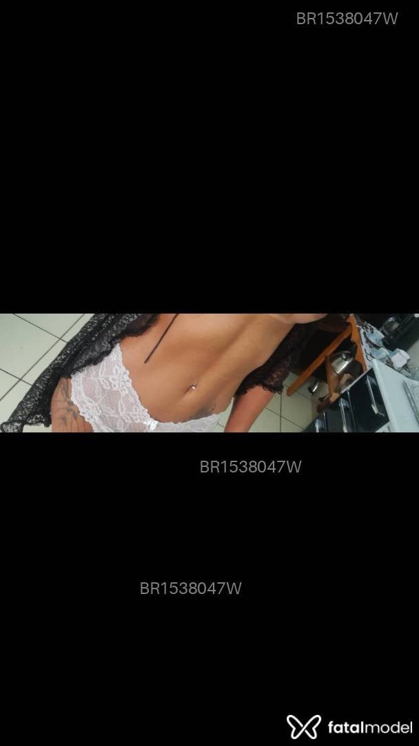 Acompanhante mulher trans com cabelo castanho de olhos castanhos em Marília Acompanhante mulher trans com cabelo castanho de olhos castanhos em Marília - Penélope