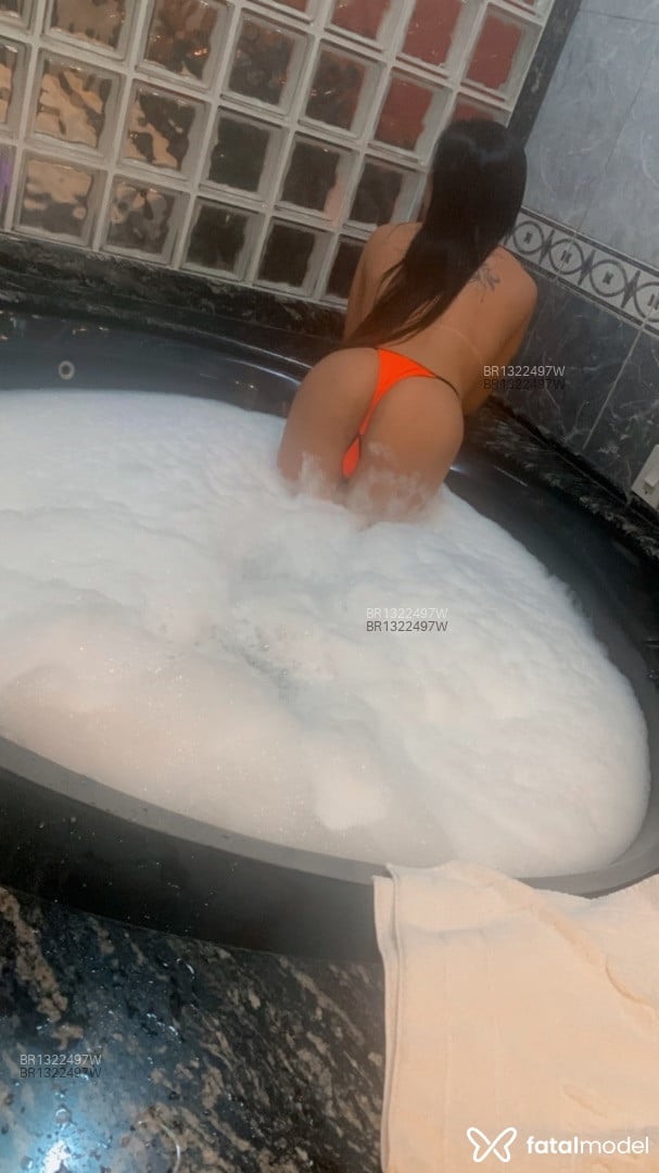 Acompanhante travesti morena (o) de olhos castanhos em Florianópolis - Erika Mendonça