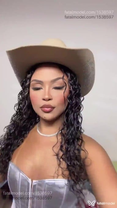 Acompanhante mulher morena (o) de olhos pretos em Rio de Janeiro - Maju Lima
