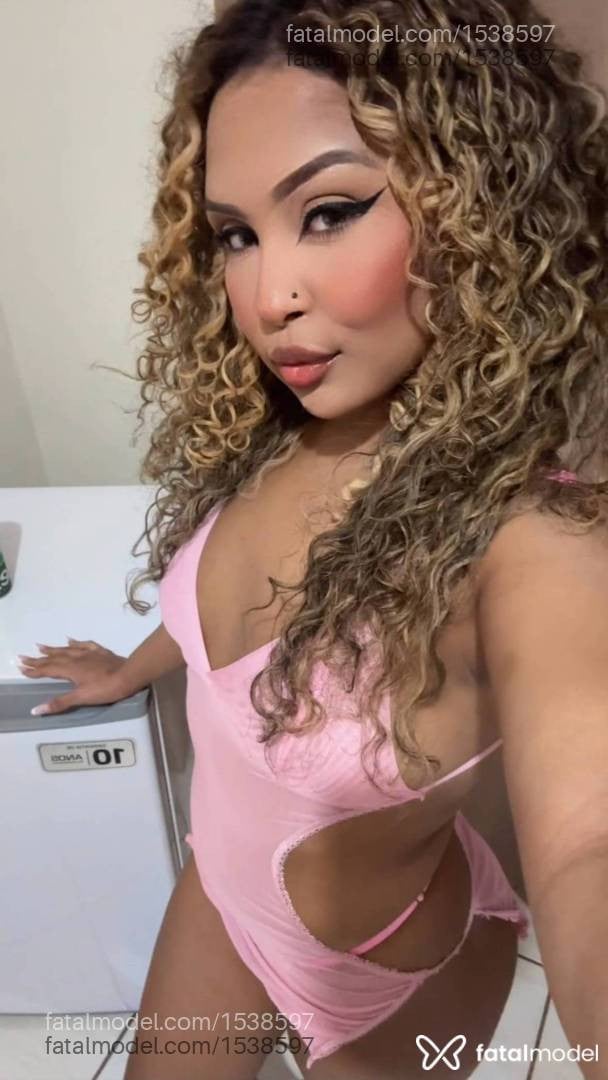 Acompanhante mulher morena (o) de olhos pretos - Maju Lima