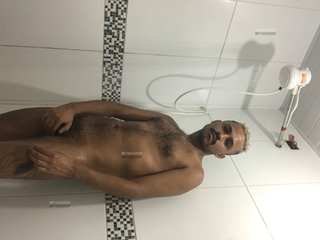 Acompanhante homem morena (o) de olhos castanhos - Enzo Olivares Acompanhante homem morena (o) de olhos castanhos - Enzo Olivares
