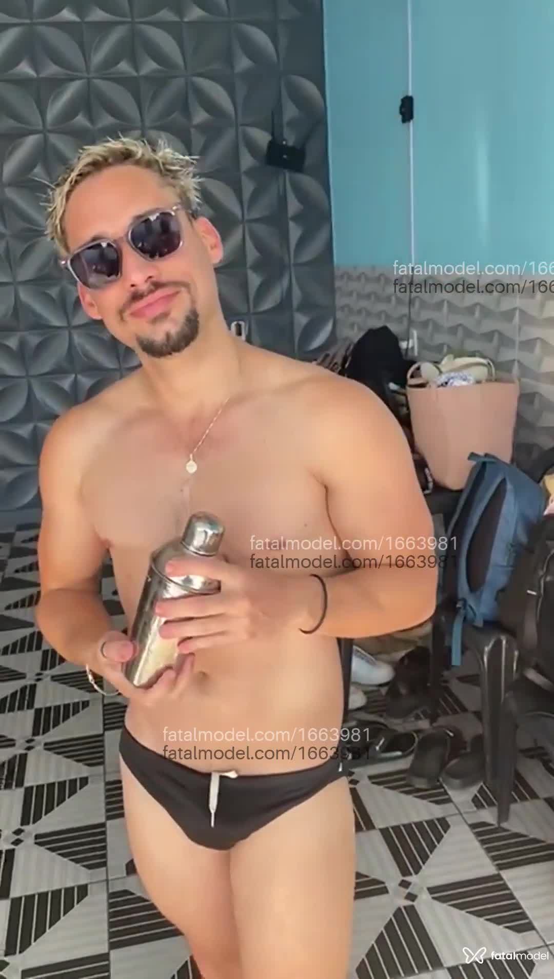 Acompanhante homem loira (o) de olhos castanhos em Rio de Janeiro - Richard