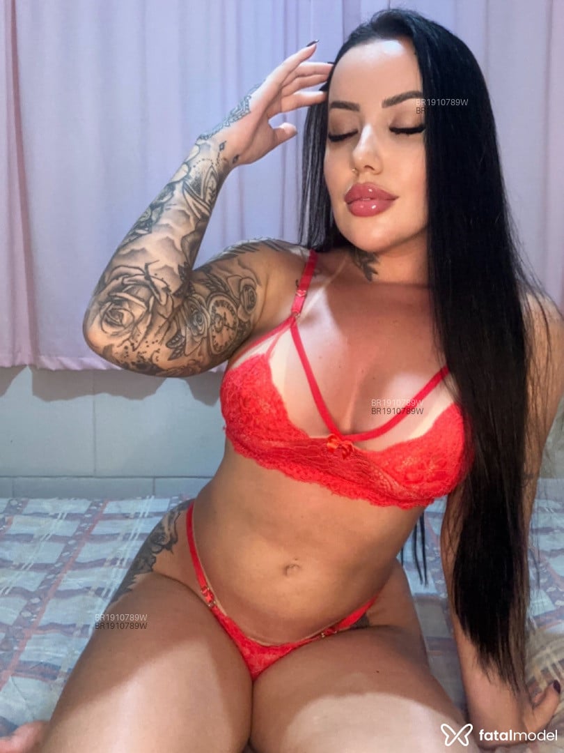 Acompanhante mulher com cabelo castanho de olhos castanhos em São Paulo Acompanhante mulher com cabelo castanho de olhos castanhos em São Paulo - Luiza Lee