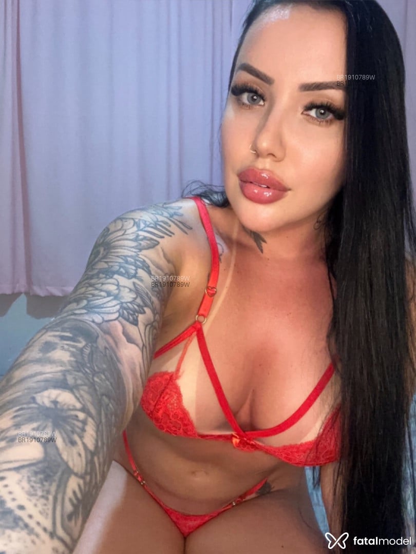 Acompanhante mulher com cabelo castanho de olhos castanhos em São Paulo Acompanhante mulher com cabelo castanho de olhos castanhos em São Paulo - Luiza Lee