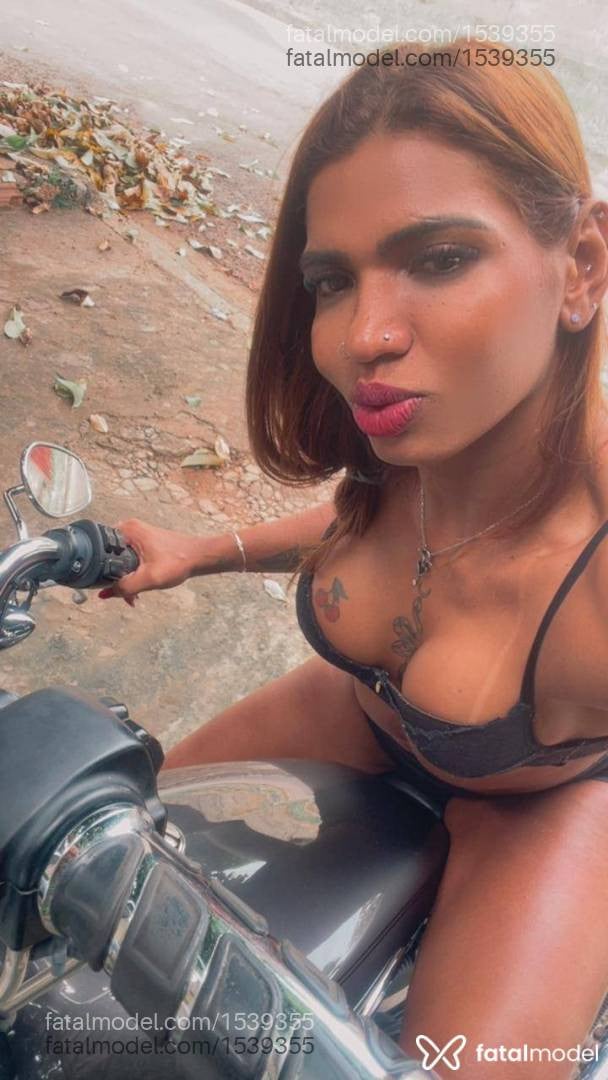 Acompanhante mulher trans loira (o) de olhos castanhos - Veronica Valeska