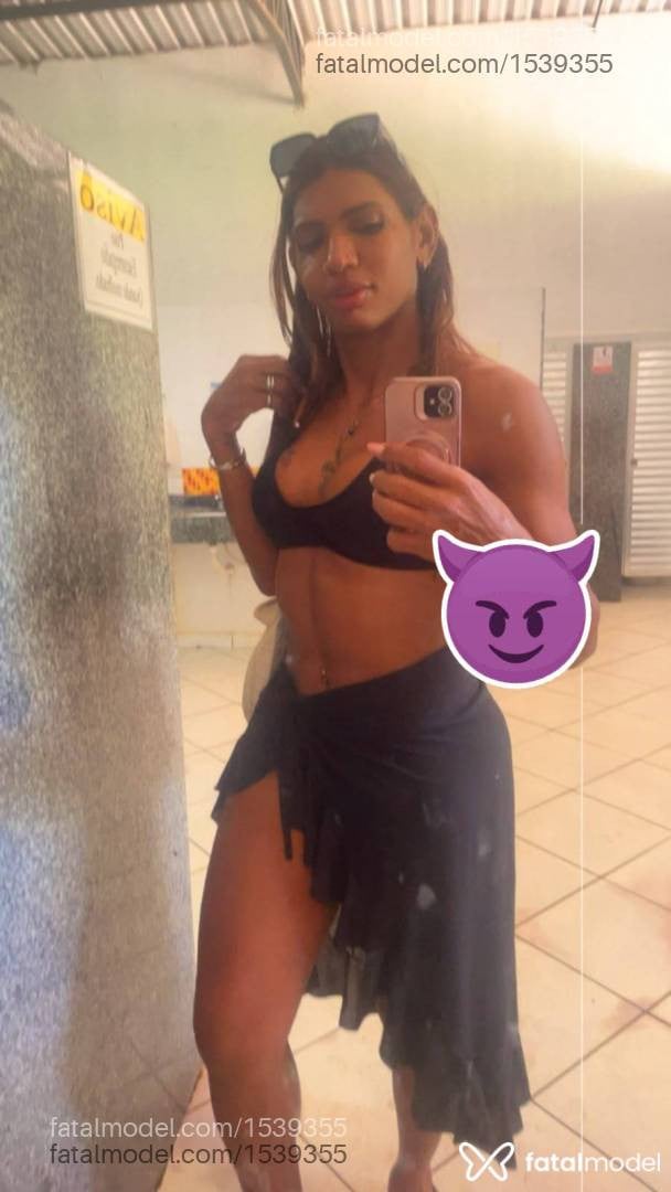 Acompanhante mulher trans loira (o) de olhos castanhos - Veronica Valeska