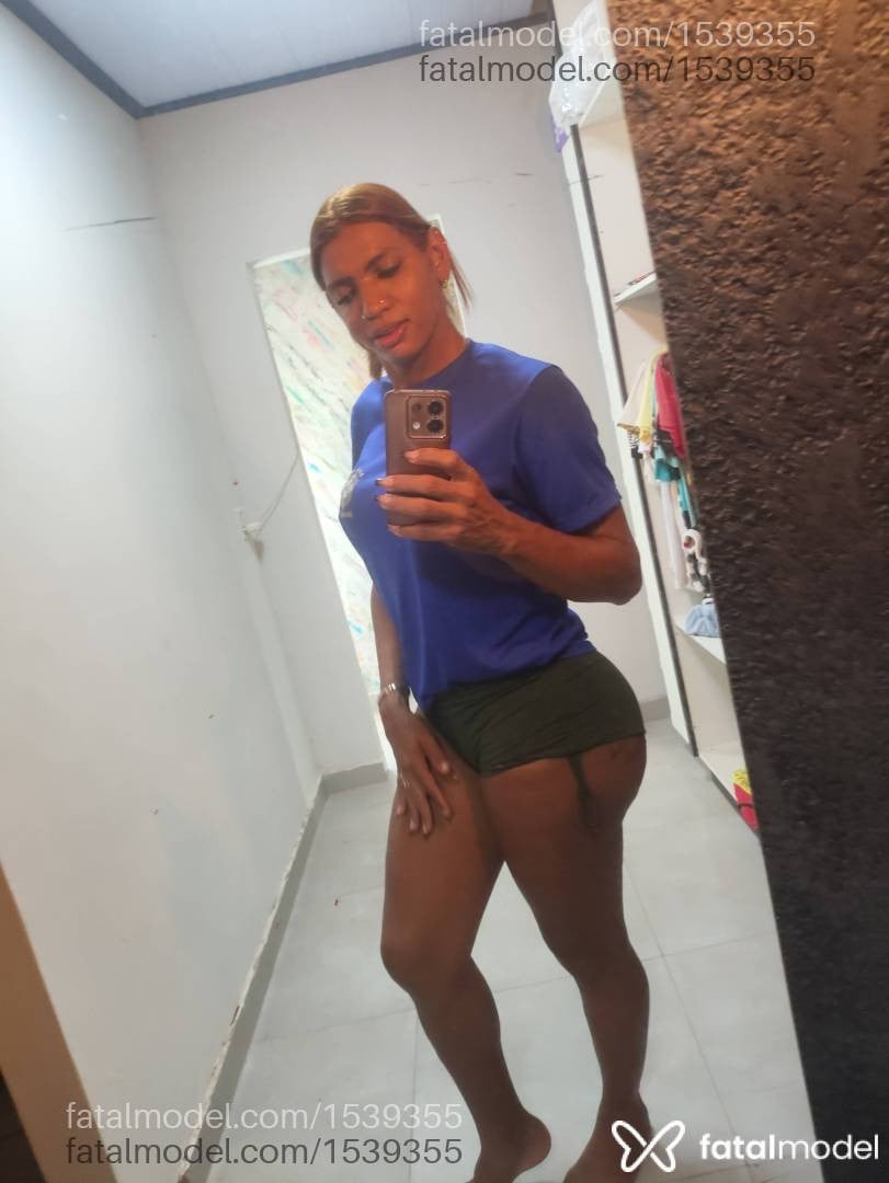 Acompanhante mulher trans loira (o) de olhos castanhos - Veronica Valeska