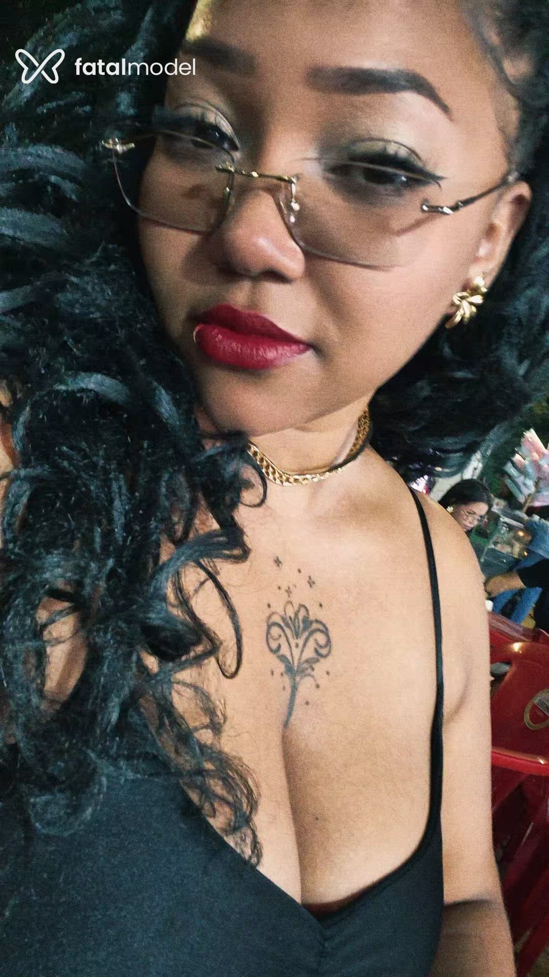 Acompanhante mulher morena (o) de olhos castanhos - Maya Acompanhante mulher morena (o) de olhos castanhos - Maya