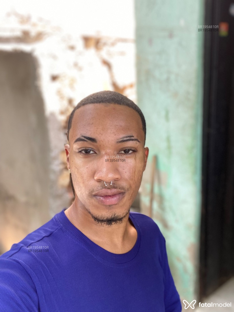 Acompanhante homem com cabelo castanho de olhos castanhos em Belo Horizonte Acompanhante homem com cabelo castanho de olhos castanhos em Belo Horizonte - Lucas kash
