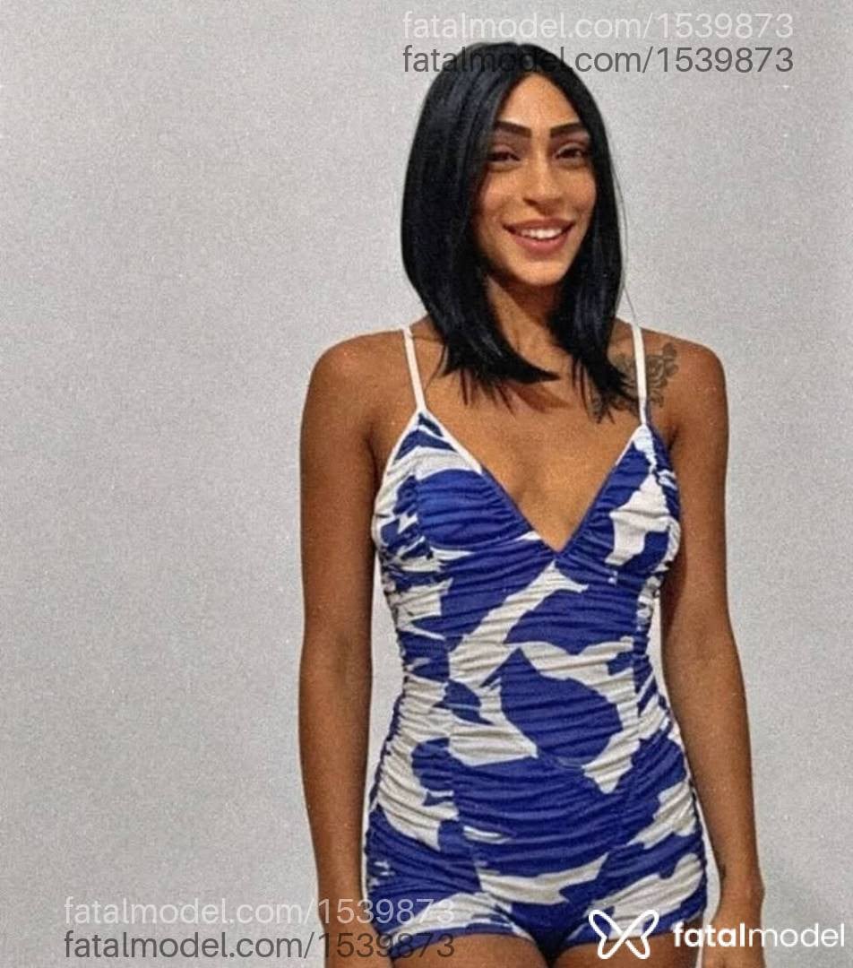 Acompanhante mulher trans morena (o) de olhos castanhos - Meel Silva