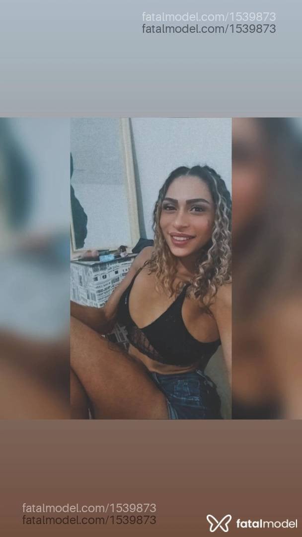 Acompanhante mulher trans morena (o) de olhos castanhos - Meel Silva