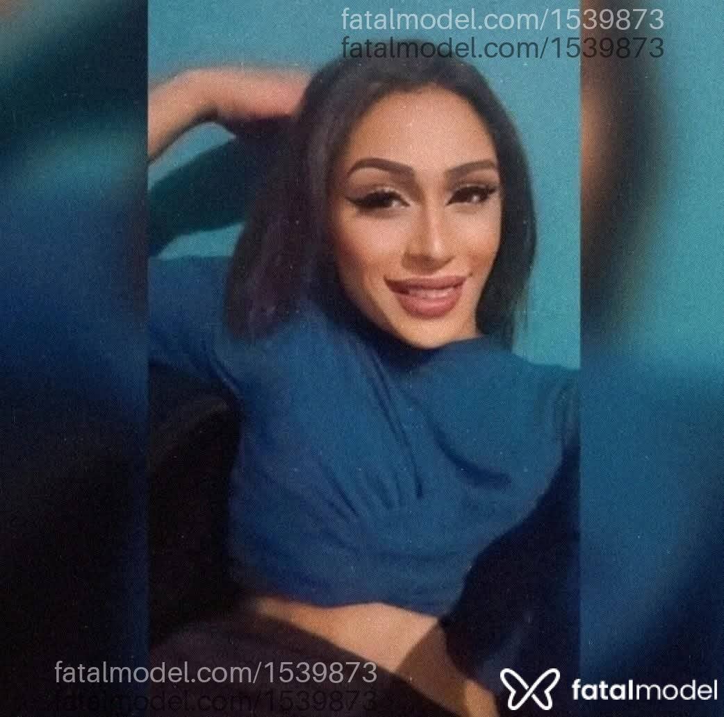 Acompanhante mulher trans com cabelo castanho de olhos castanhos - Meel Silva
