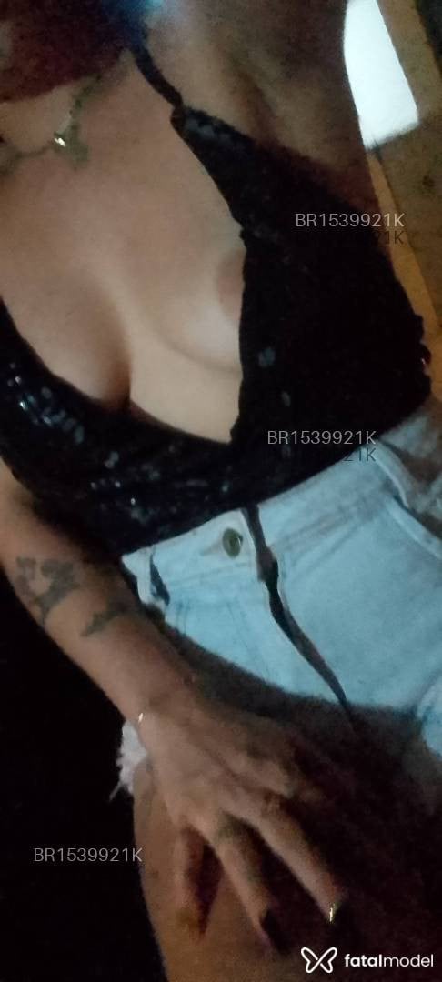 Acompanhante mulher ruiva (o) de olhos mel em Vilhena - Mel resk