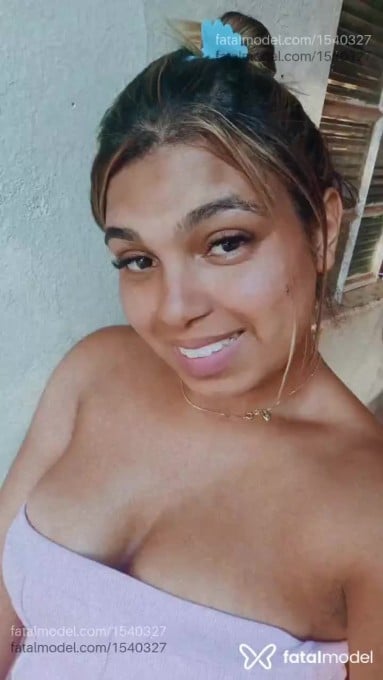 Acompanhante mulher trans com cabelo castanho de olhos castanhos em Olímpia Acompanhante mulher trans com cabelo castanho de olhos castanhos em Olímpia - Lais