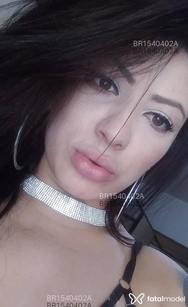 Acompanhante mulher com cabelo castanho de olhos mel - Bárbara Paz Acompanhante mulher com cabelo castanho de olhos mel - Bárbara Paz