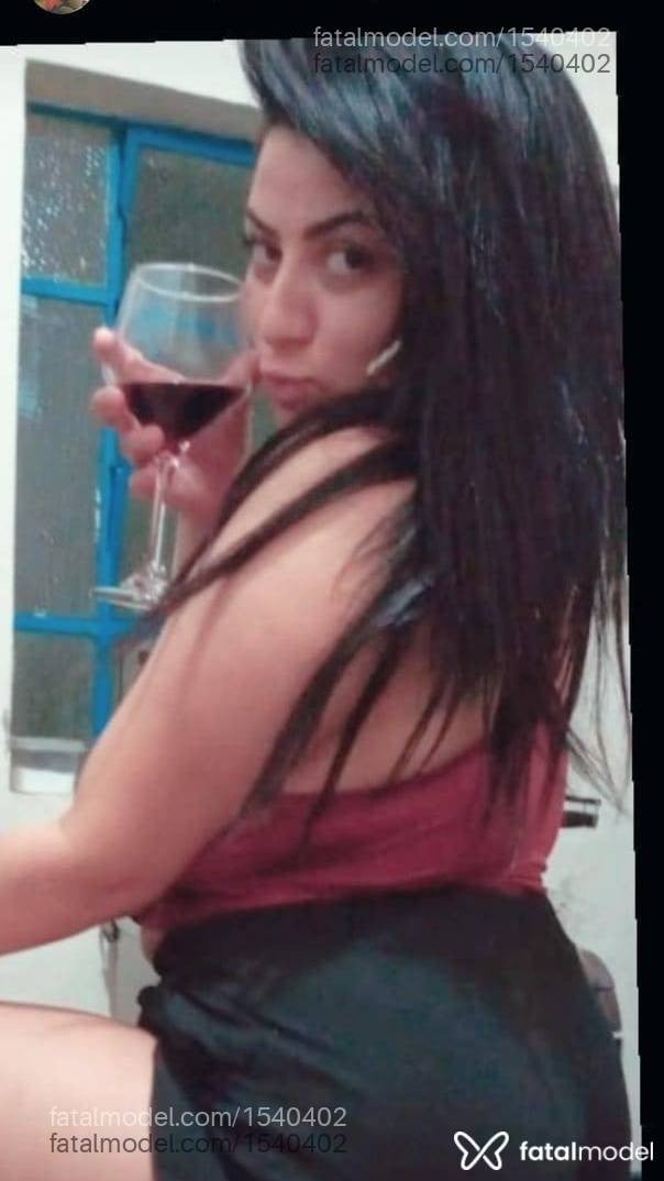 Acompanhante mulher com cabelo castanho de olhos mel - Bárbara Paz Acompanhante mulher com cabelo castanho de olhos mel - Bárbara Paz