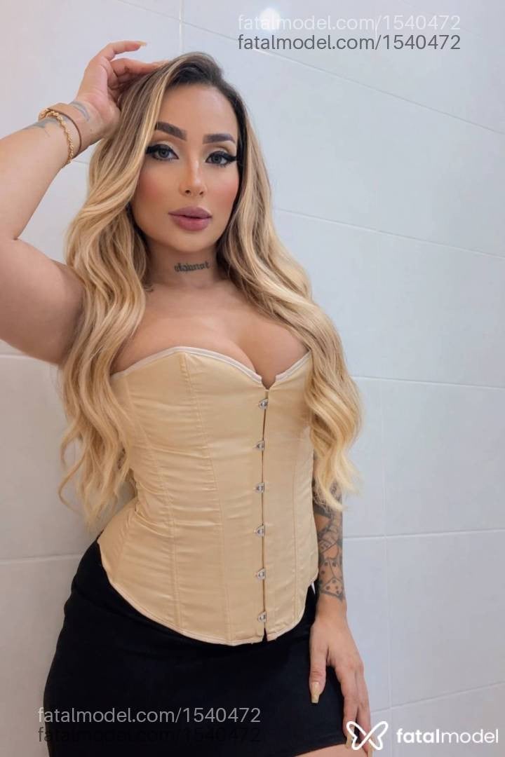 Acompanhante mulher loira (o) de olhos azuis em São Paulo - Anna Lact