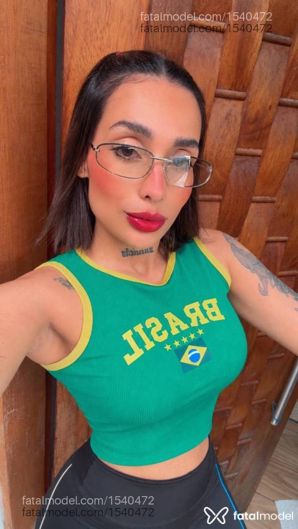 Acompanhante mulher loira (o) de olhos azuis - Anna Lact