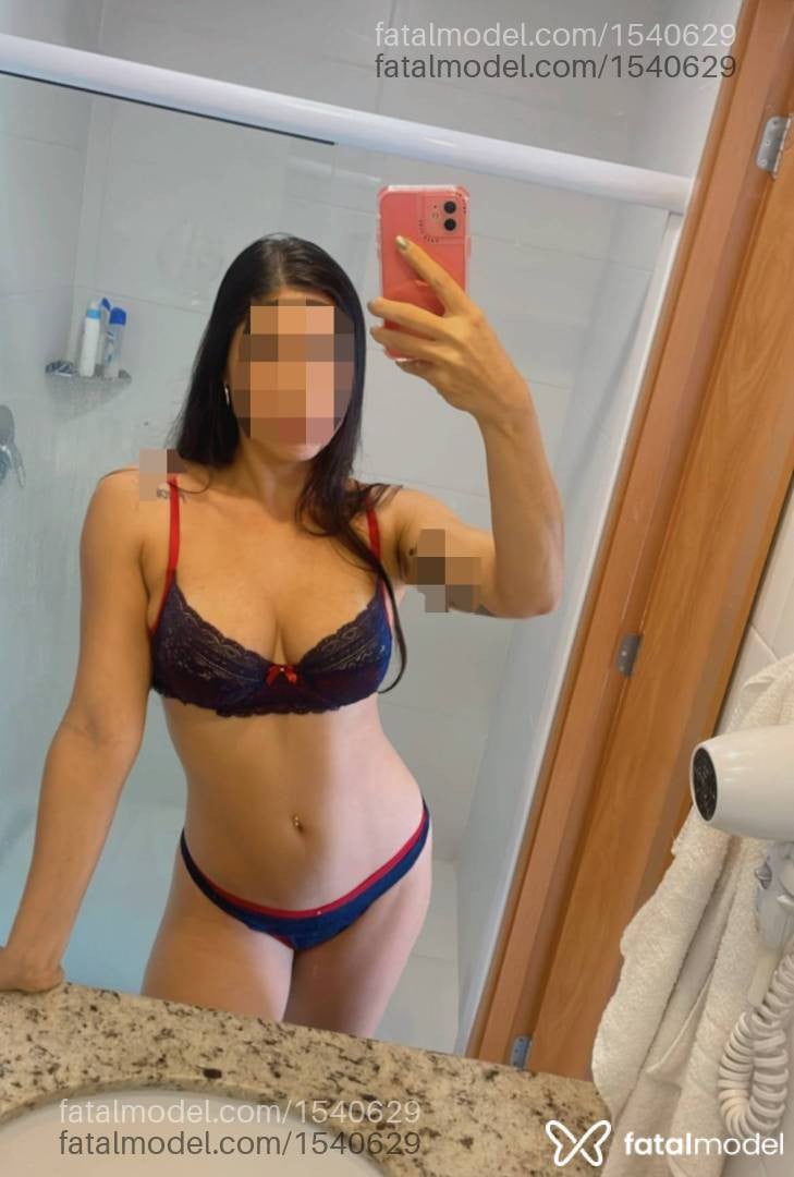 Acompanhante mulher com cabelo castanho de olhos castanhos - Rafaela