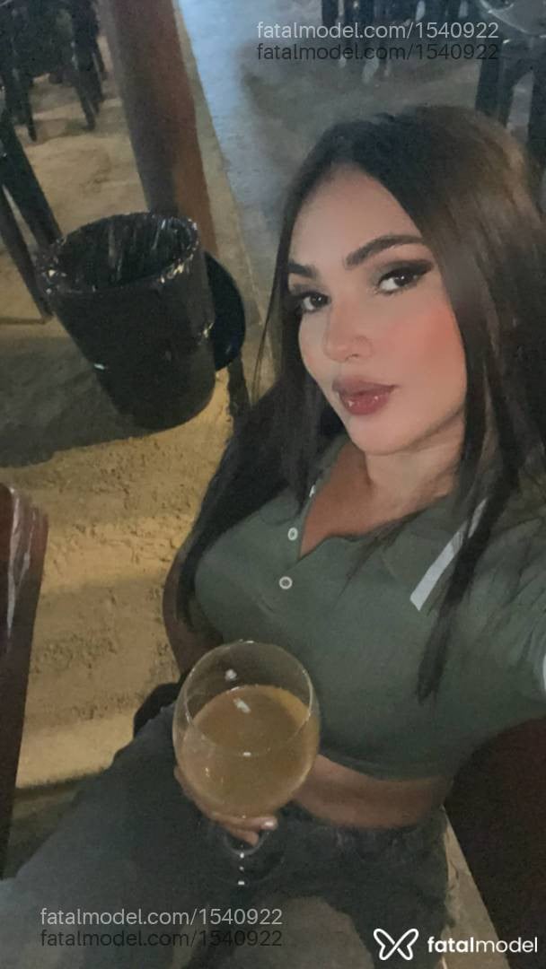 Acompanhante mulher com cabelo castanho de olhos castanhos - Maria Eduarda