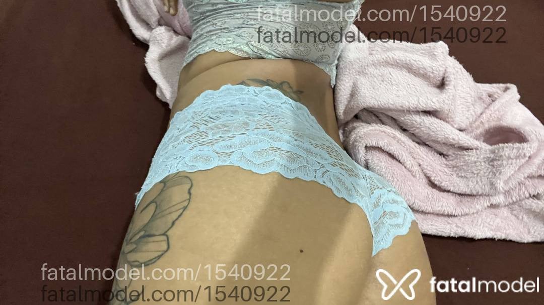 Acompanhante mulher com cabelo castanho de olhos castanhos em Goianésia - Nicoly Bruder