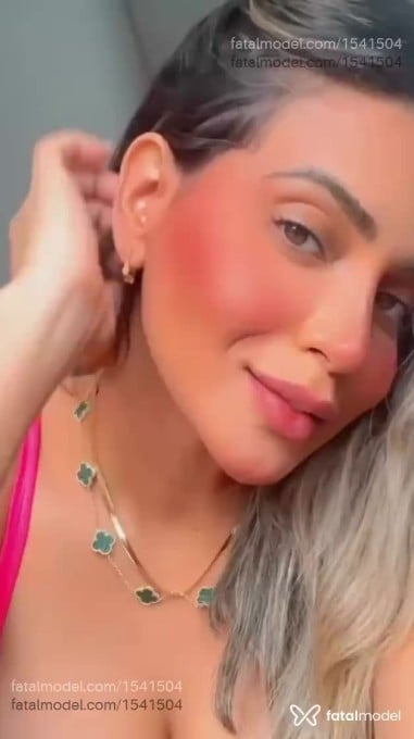 Acompanhante mulher loira (o) de olhos mel em Alta Floresta - Mel Linhares