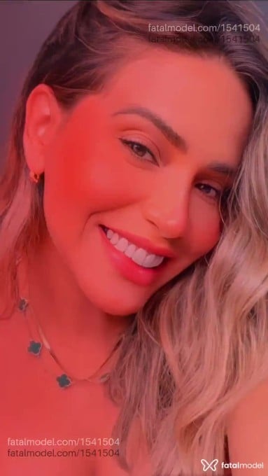 Acompanhante mulher loira (o) de olhos mel em Alta Floresta - Mel Linhares
