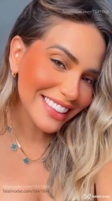 Acompanhante mulher loira (o) de olhos mel em Alta Floresta - Mel Linhares
