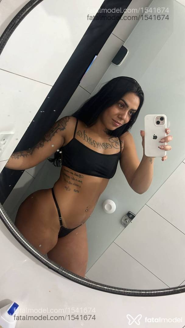 Acompanhante mulher morena (o) de olhos castanhos - Jadee