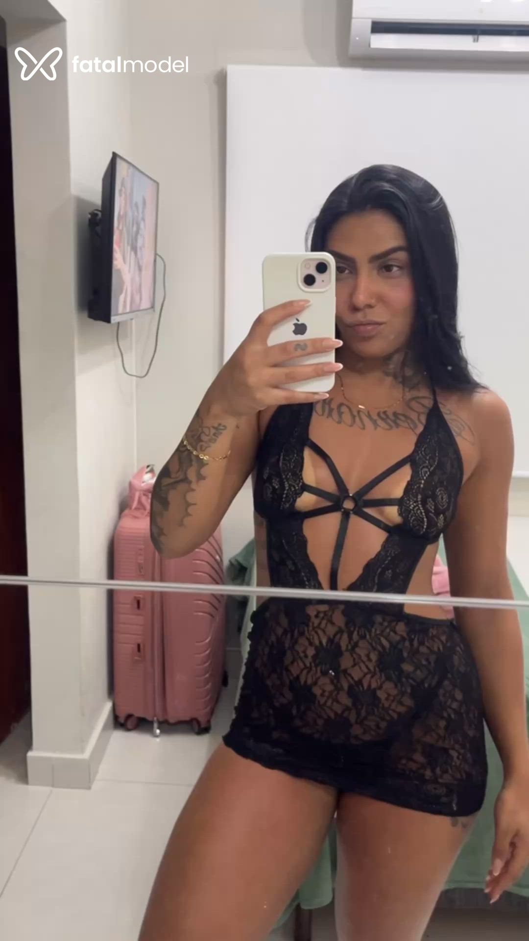 Acompanhante mulher morena (o) de olhos castanhos - Jadee