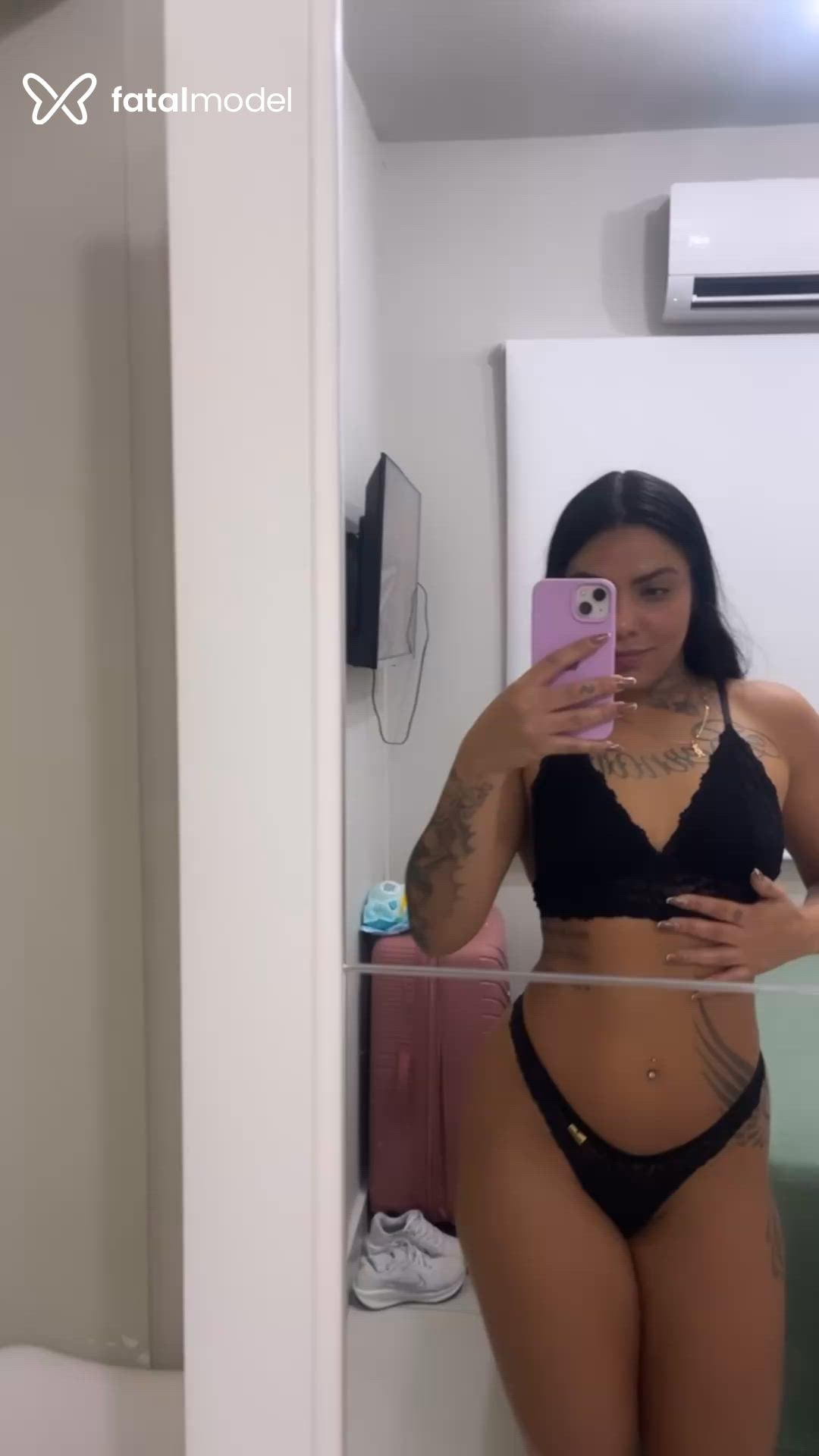 Acompanhante mulher morena (o) de olhos castanhos - Jadee