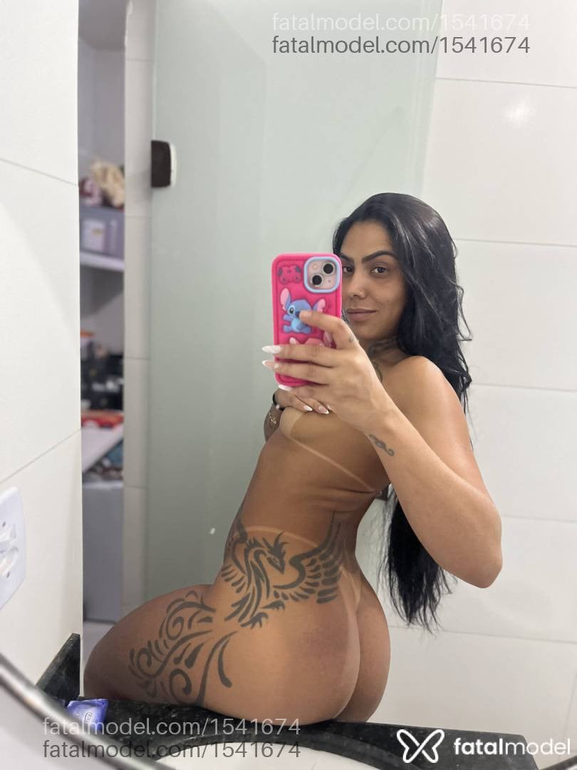Acompanhante mulher morena (o) de olhos castanhos - Jadee