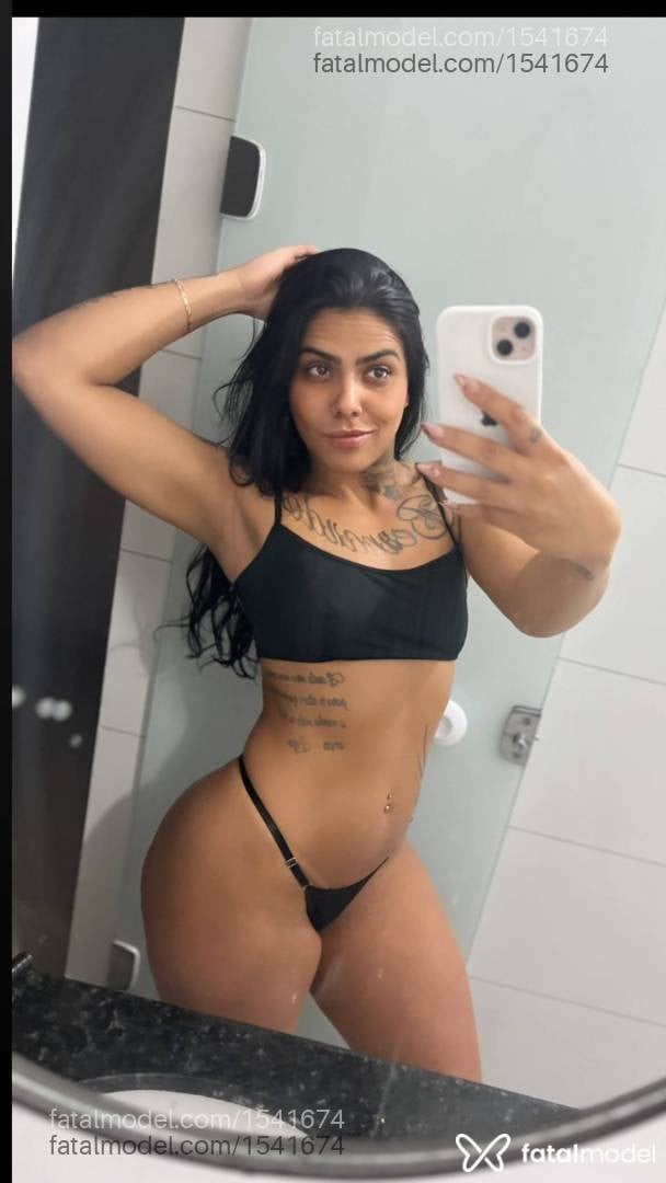 Acompanhante mulher morena (o) de olhos castanhos - Jadee