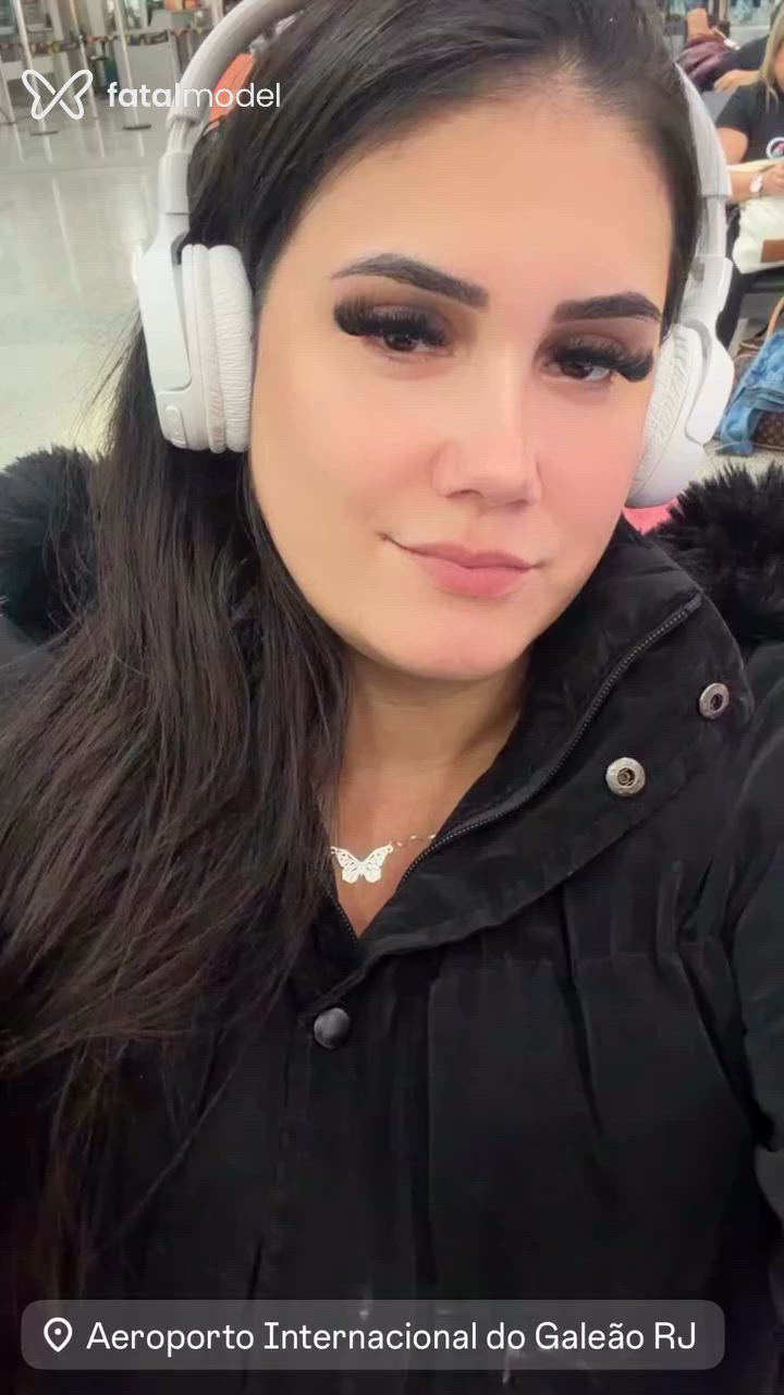 Acompanhante mulher com cabelo castanho de olhos castanhos em Linhares Acompanhante mulher com cabelo castanho de olhos castanhos em Linhares - Carolayne