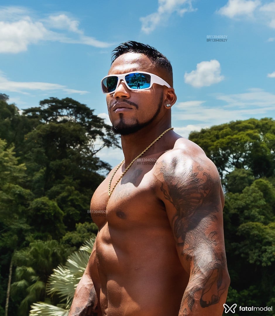 Acompanhante homem morena (o) de olhos castanhos em Rio de Janeiro Acompanhante homem morena (o) de olhos castanhos em Rio de Janeiro - Henry Ébano