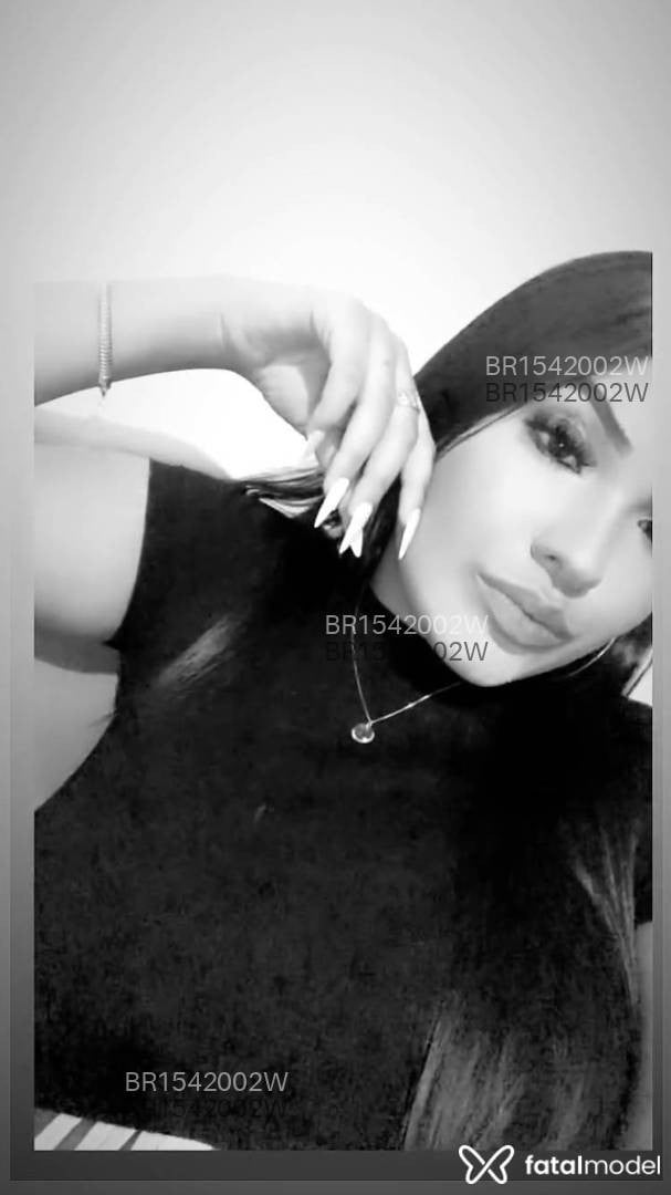 Acompanhante mulher com cabelo castanho de olhos castanhos em São Paulo Acompanhante mulher com cabelo castanho de olhos castanhos em São Paulo - Talia