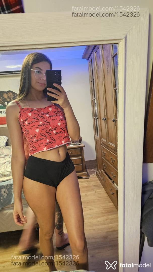 Acompanhante mulher com cabelo castanho de olhos pretos - Angel Escobar
