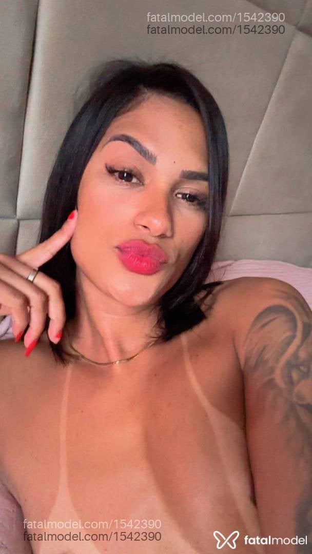 Acompanhante mulher com cabelo castanho de olhos castanhos - Andressa Ribeiro