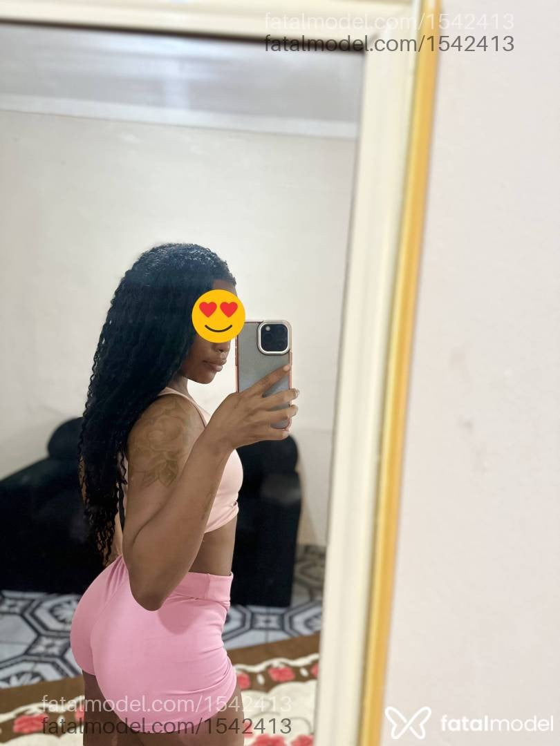Acompanhante mulher com cabelo castanho de olhos castanhos - Bia