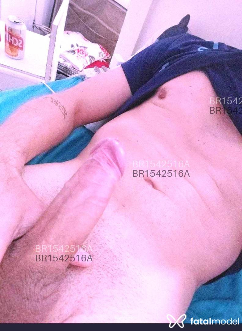 Acompanhante homem com cabelo castanho de olhos mel em Porto Alegre - Yan Martins