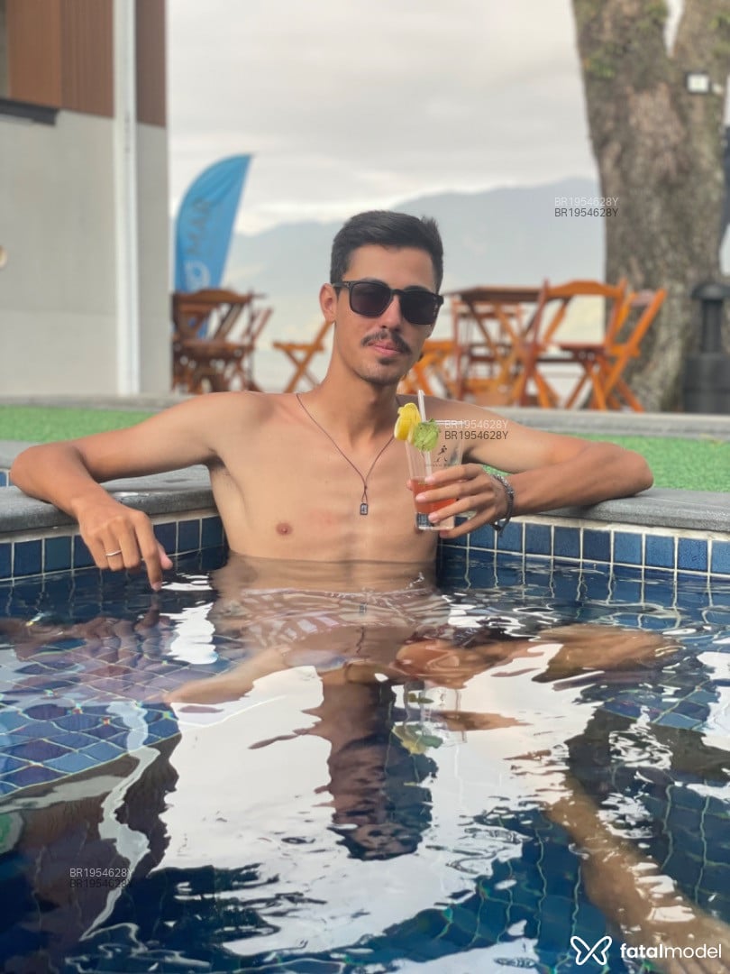 Acompanhante homem morena (o) de olhos castanhos em São Paulo - Gabriel