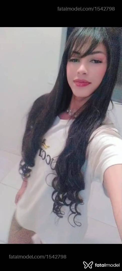 Acompanhante mulher com cabelo castanho de olhos castanhos - Artemis