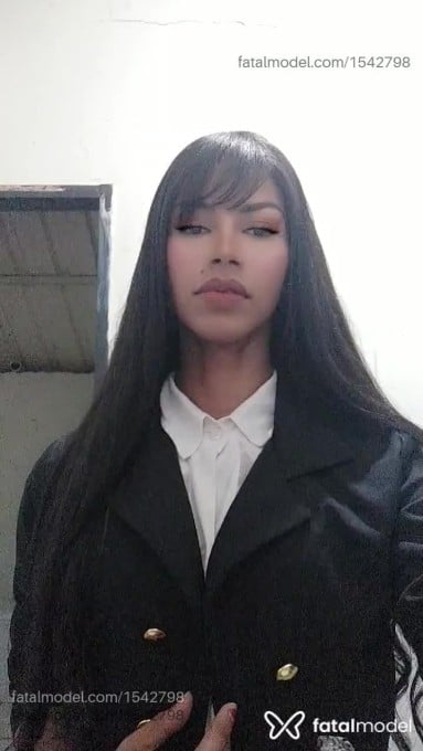 Acompanhante mulher com cabelo castanho de olhos castanhos em Barreiras Acompanhante mulher com cabelo castanho de olhos castanhos em Barreiras - Artemis